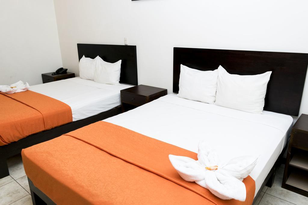 Hotel Puntarenas Beach Kültér fotó