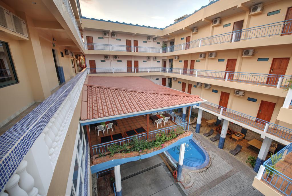 Hotel Puntarenas Beach Kültér fotó