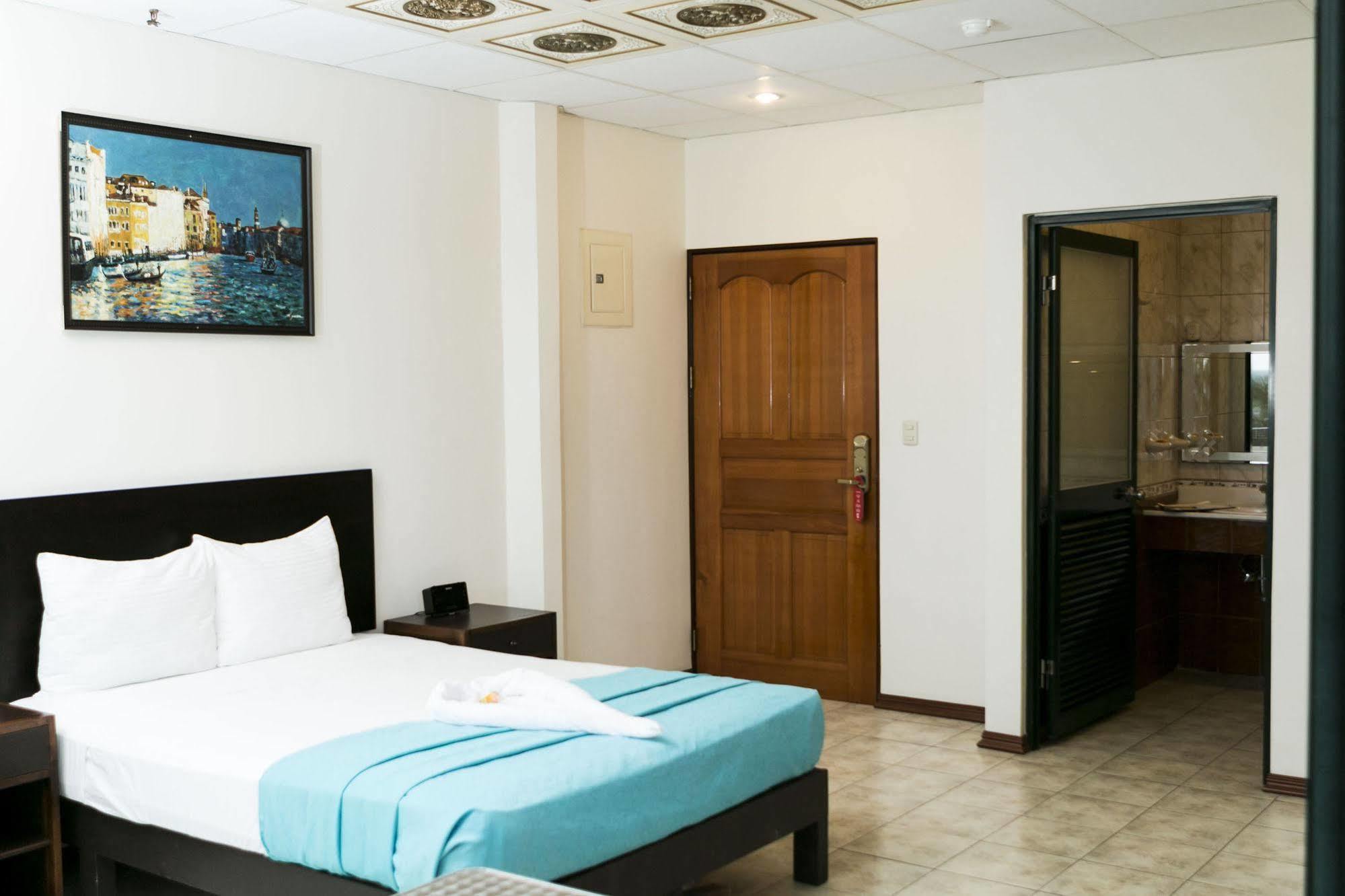 Hotel Puntarenas Beach Kültér fotó