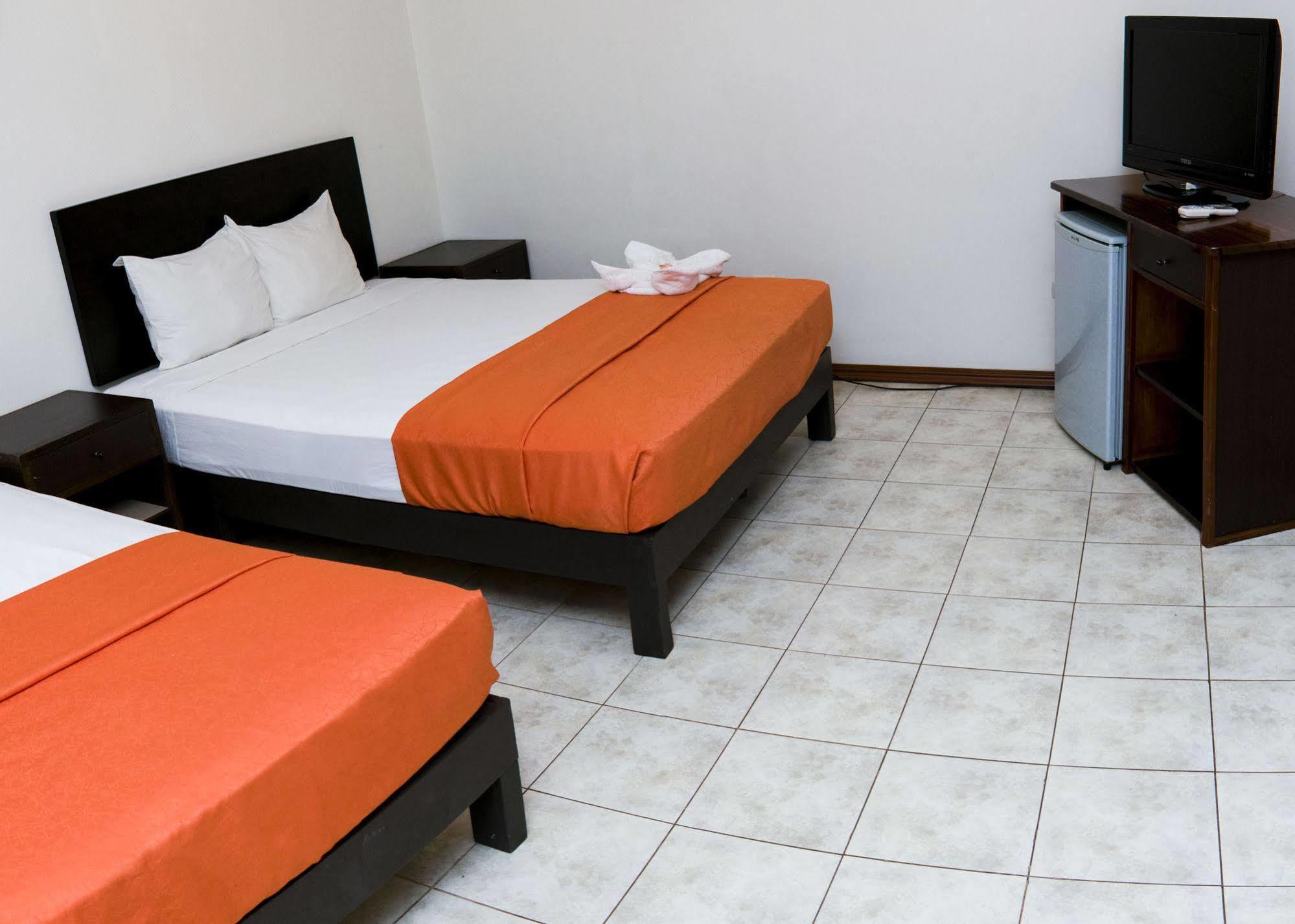 Hotel Puntarenas Beach Kültér fotó
