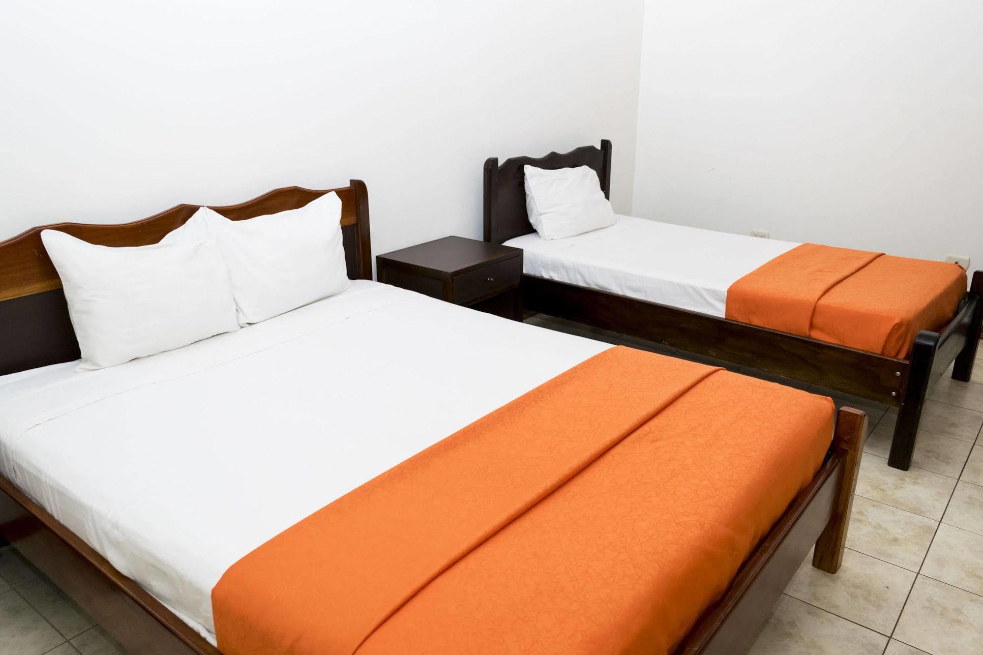 Hotel Puntarenas Beach Kültér fotó