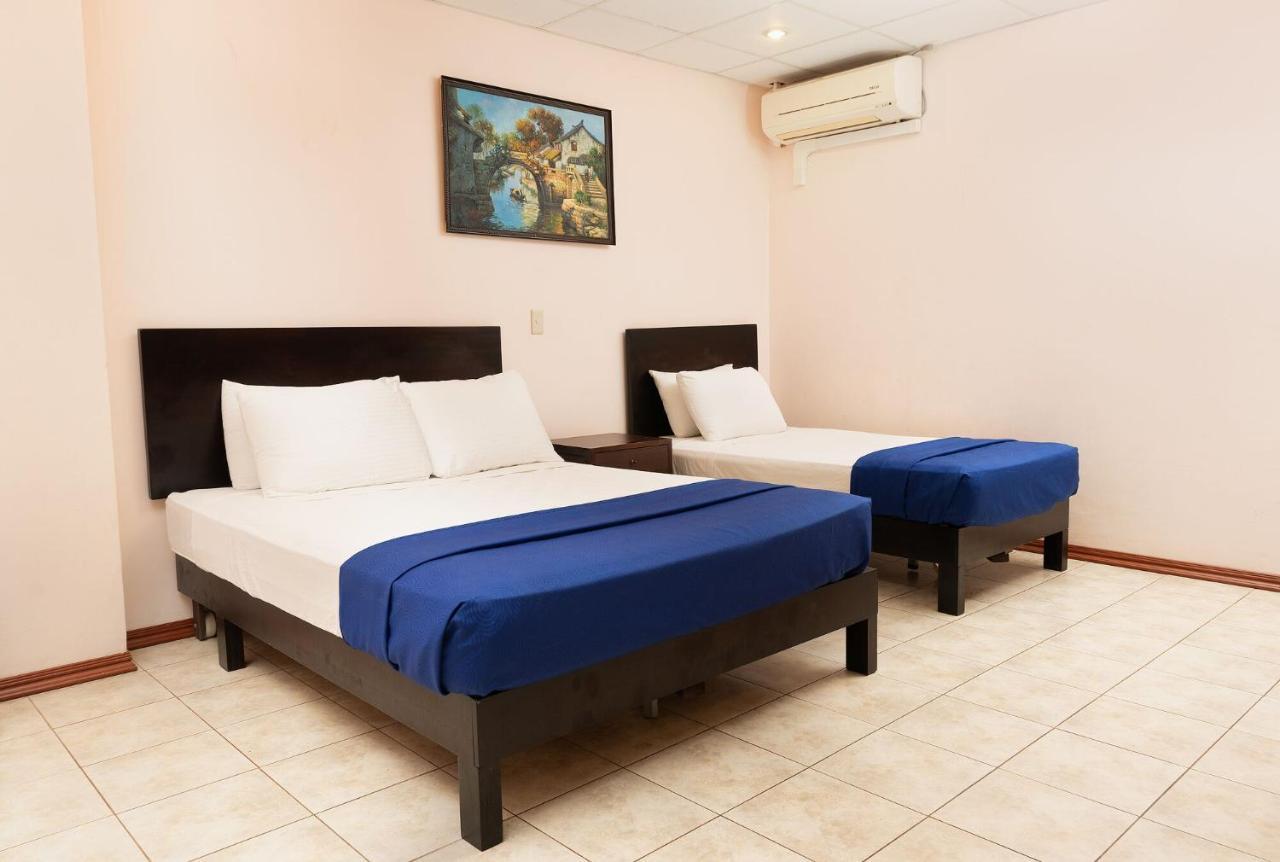 Hotel Puntarenas Beach Kültér fotó